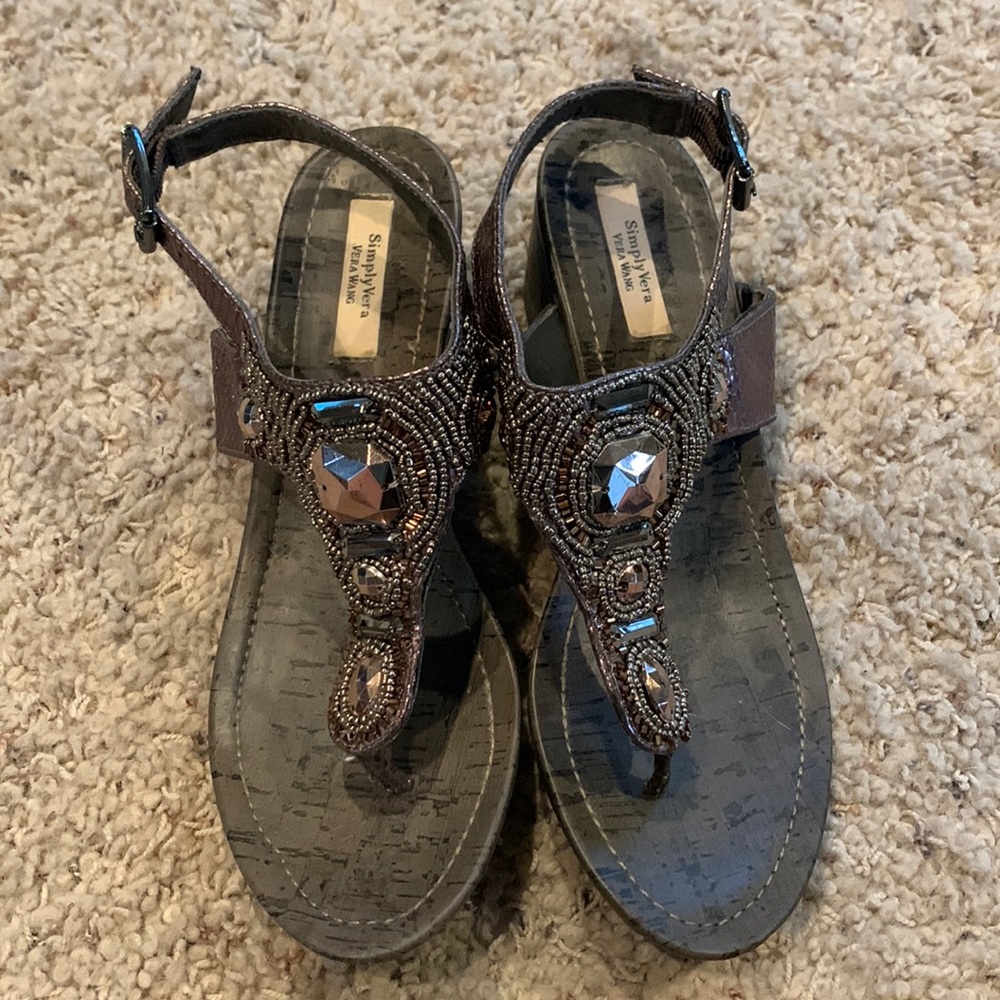 Vera Wang Simply Vera Sandals